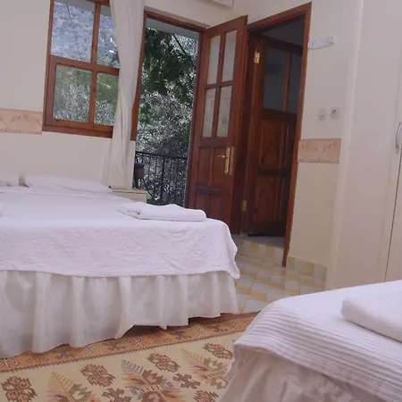 Ates Auberge de jeunesse *
