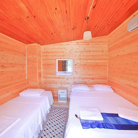 Ates Auberge de jeunesse *